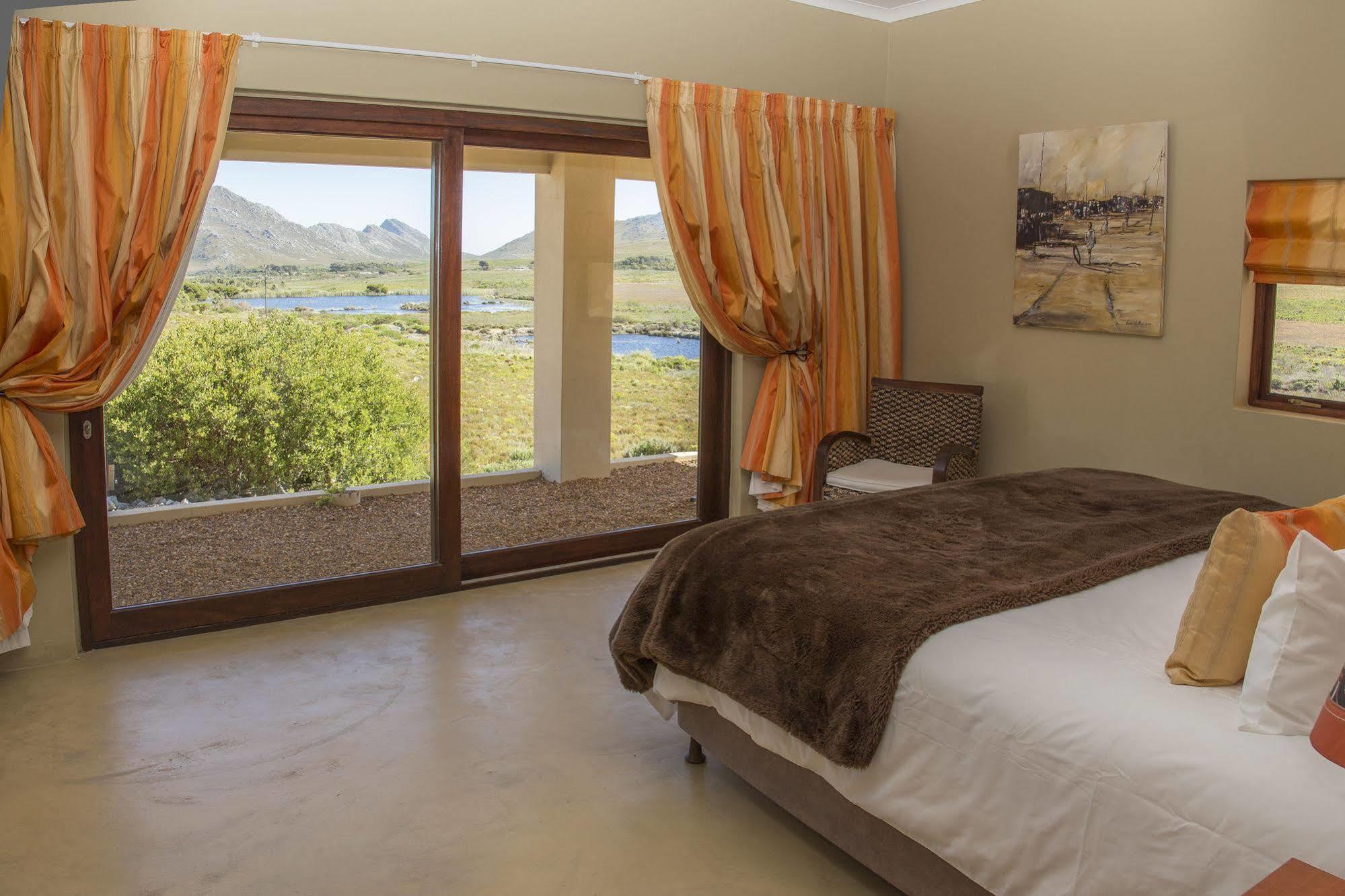 Kapensis Guesthouse Pringle Bay Exterior photo